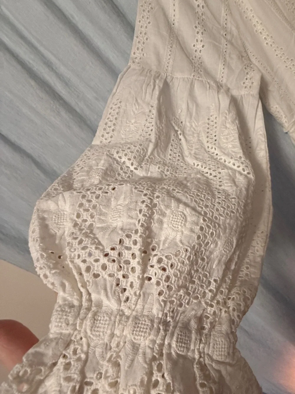 Tolani Ivory Eyelet Tiered Long-Sleeve Midi Dress - Picture 4 of 4